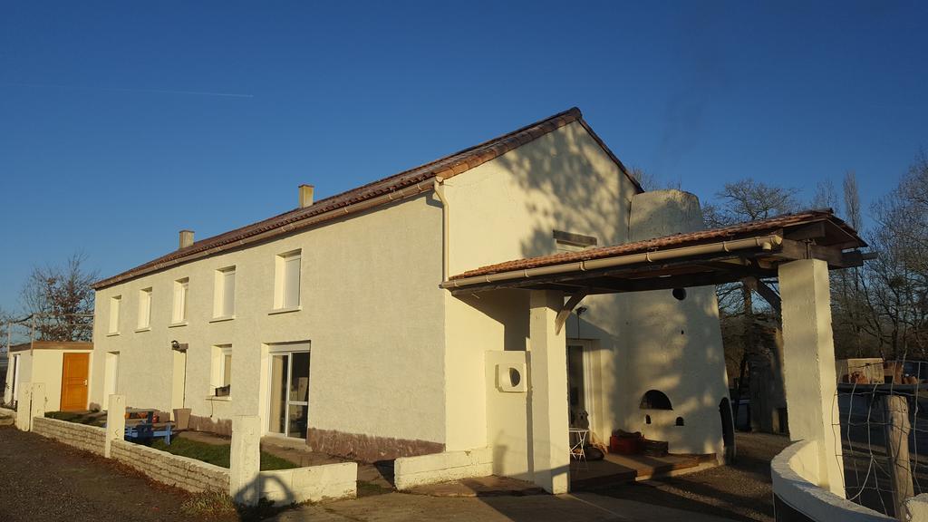 Domaine De L'Etanchet Hotel Saint-Hilaire-le-Vouhis Exterior foto