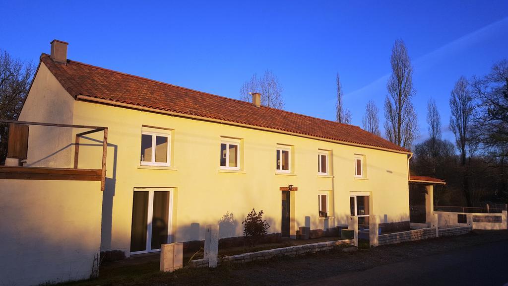 Domaine De L'Etanchet Hotel Saint-Hilaire-le-Vouhis Exterior foto